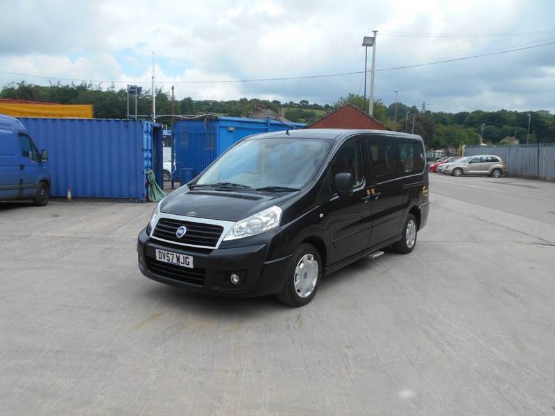 Фото автомобиля FIAT Scudo комби