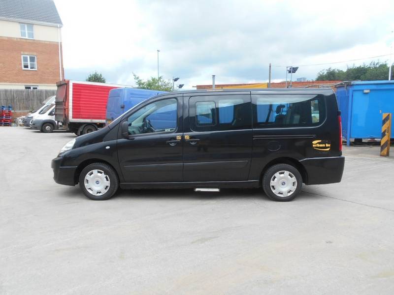 Фото автомобиля FIAT Scudo комби
