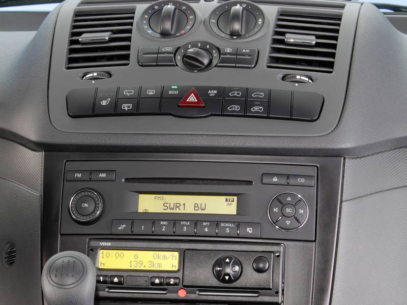 Фото автомобиля Mercedes-Benz Vito комби